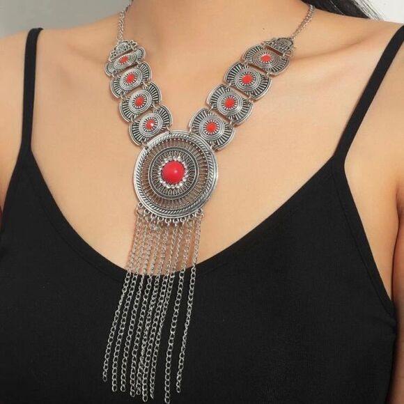 Cute Statement Necklace  - Picture 1 of 3